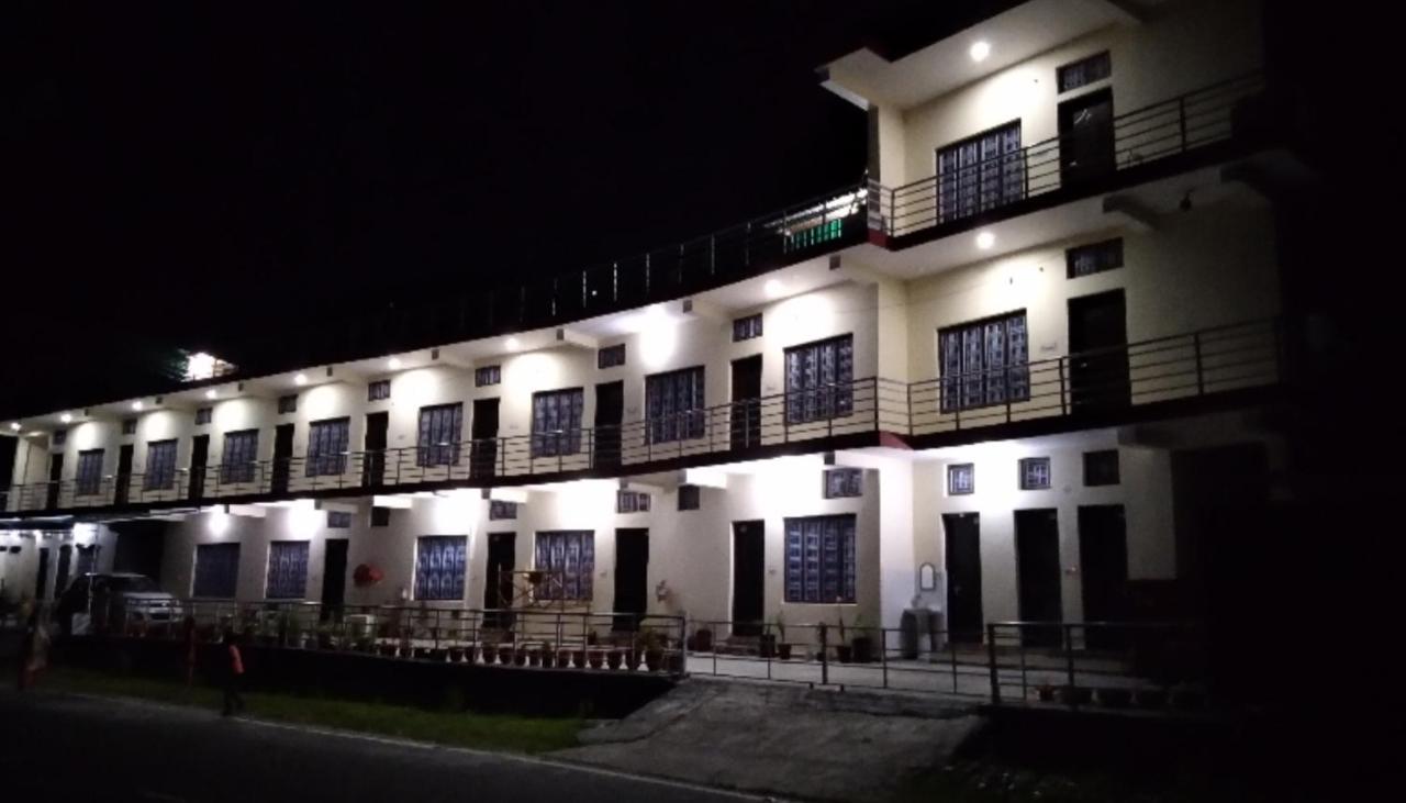 Hotel Vikram Palace Barkot Екстер'єр фото